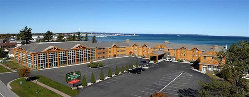 Bridge Vista Beach Hotel And Convention Center Mackinaw City Exterior foto